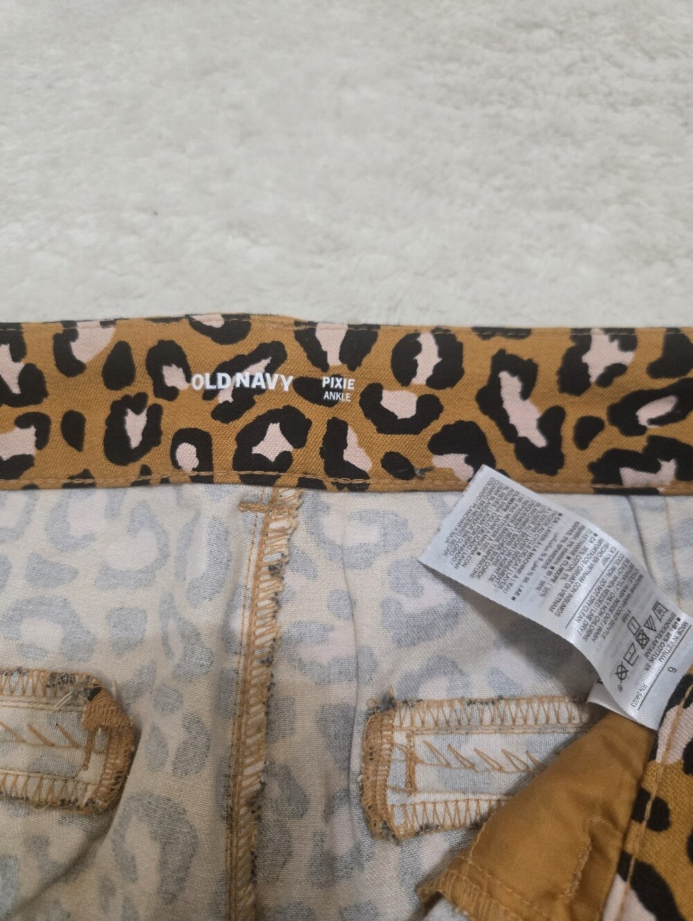 Old Navy Leopard Print Pixie Skinny Ankle Pants, Size 6 - Picture 2 of 8